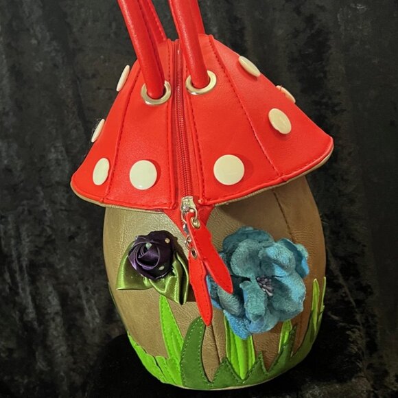 Mushroom-shaped purse with flower and grass details, 2 handles - Picture 5 of 16